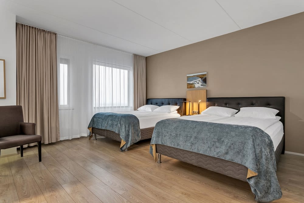 Aurora Hotel at Reykjavik-Keflavik Airport Terminal KEF 5