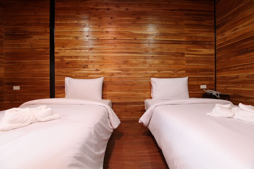 The Cobble Beach Hotel- Phi Phi Island 4