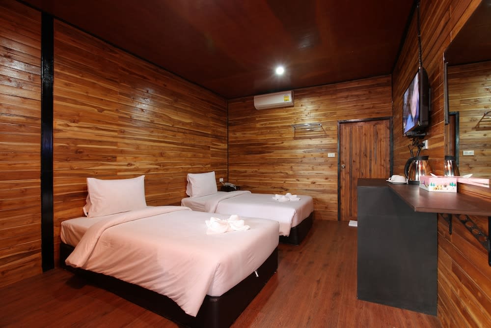 The Cobble Beach Hotel- Phi Phi Island 5