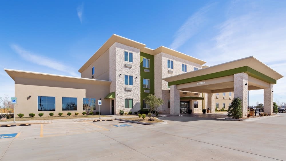 Best Western Lindsay Inn & Suites 1