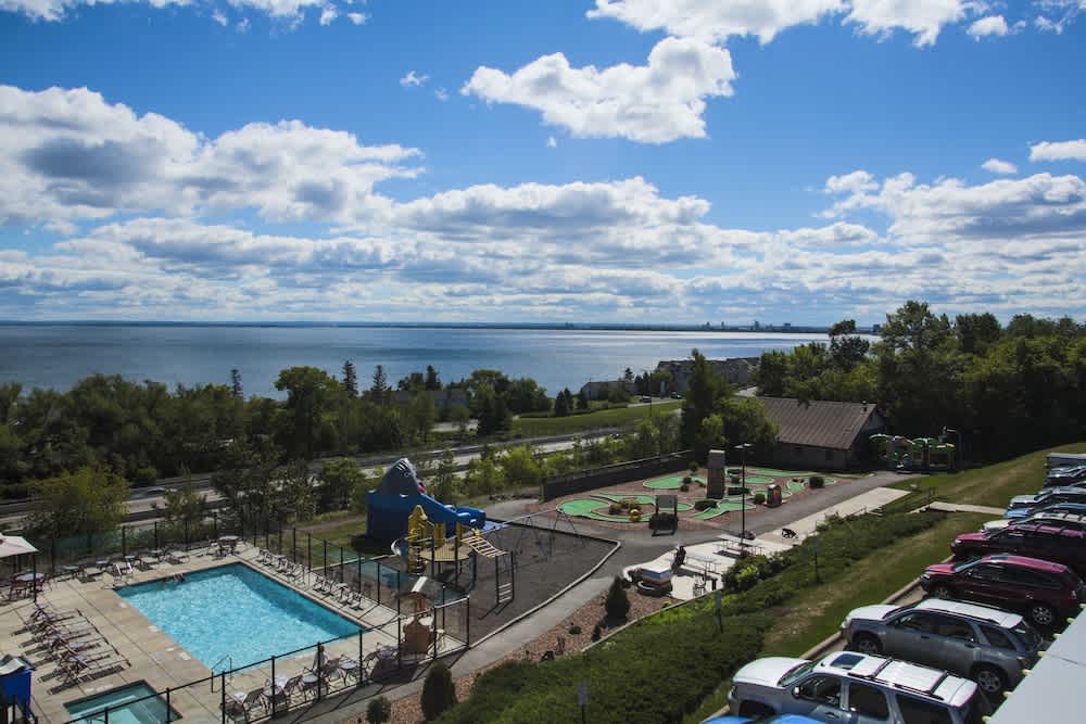 Edgewater Hotel & Waterpark 1