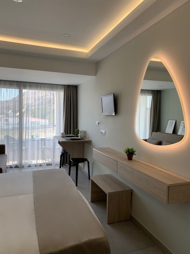 Pals Studios Pefkos 5