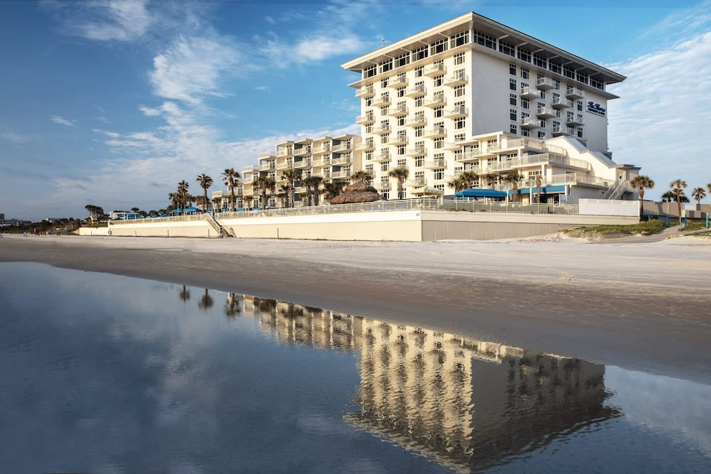 The Shores Resort & Spa 1