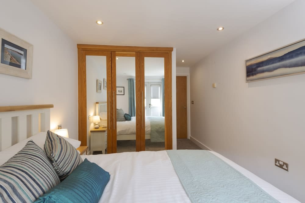 The Beach House & Porth Sands Apartments 2