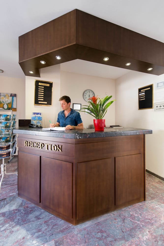 İleri Hotel & Apartments 2
