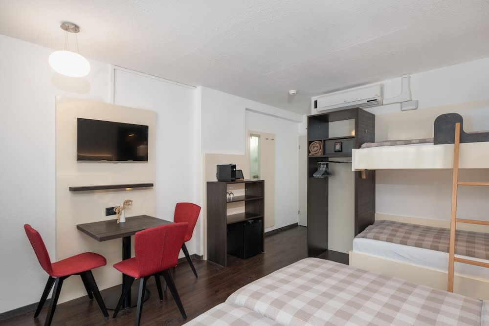 Hotel Derby Interlaken - self check-in 5