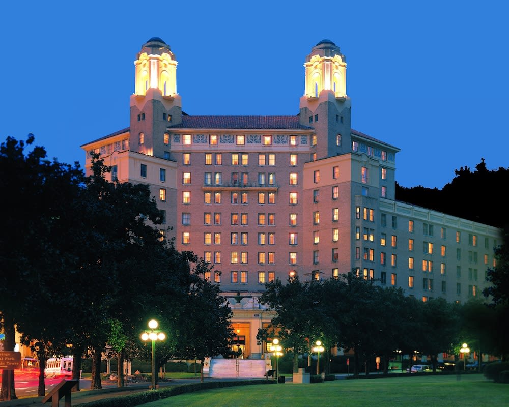 Arlington Resort Hotel & Spa 1