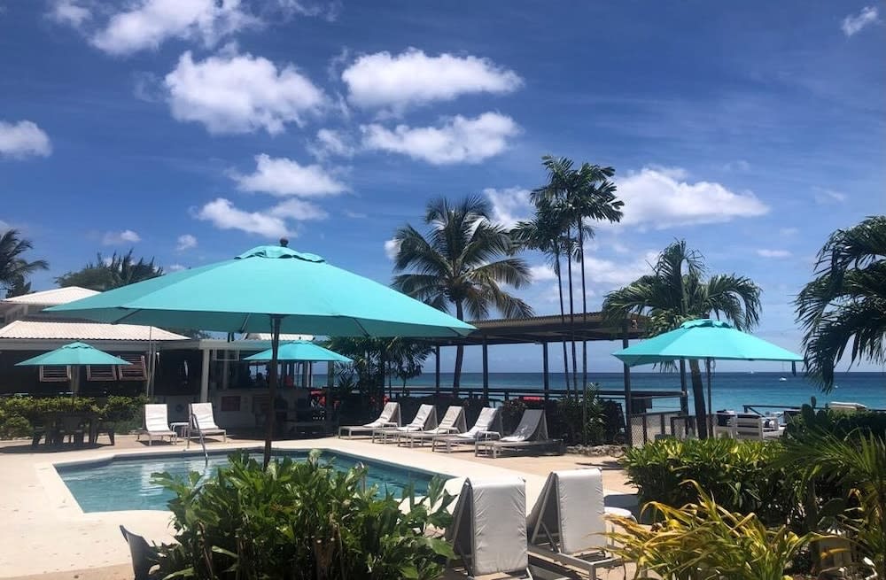 Tropical Sunset Beach Apartment Hotel 1