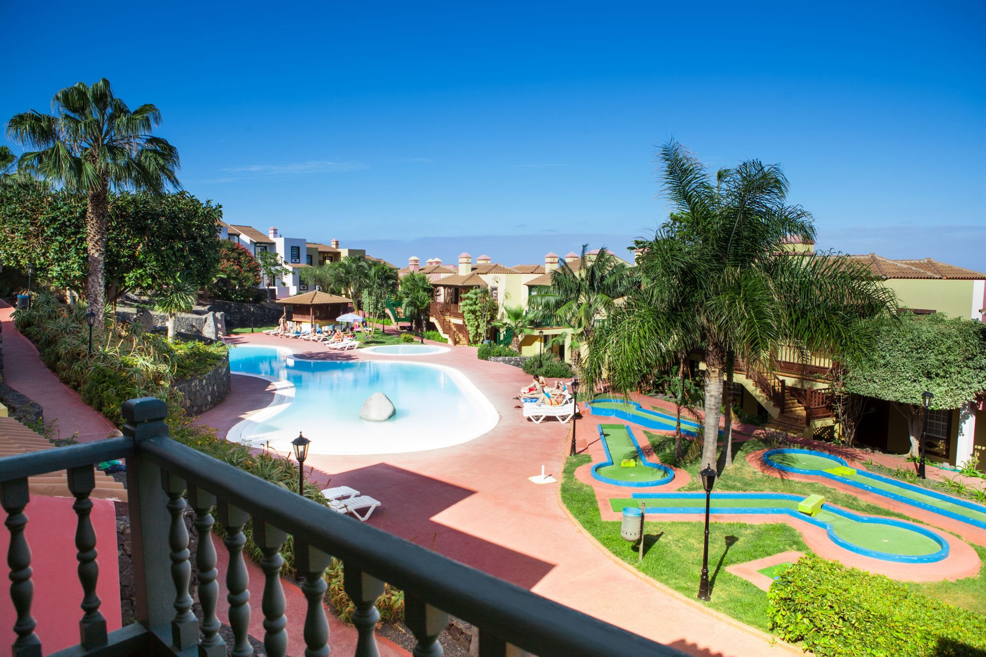 Apartamentos Oasis San Antonio 1