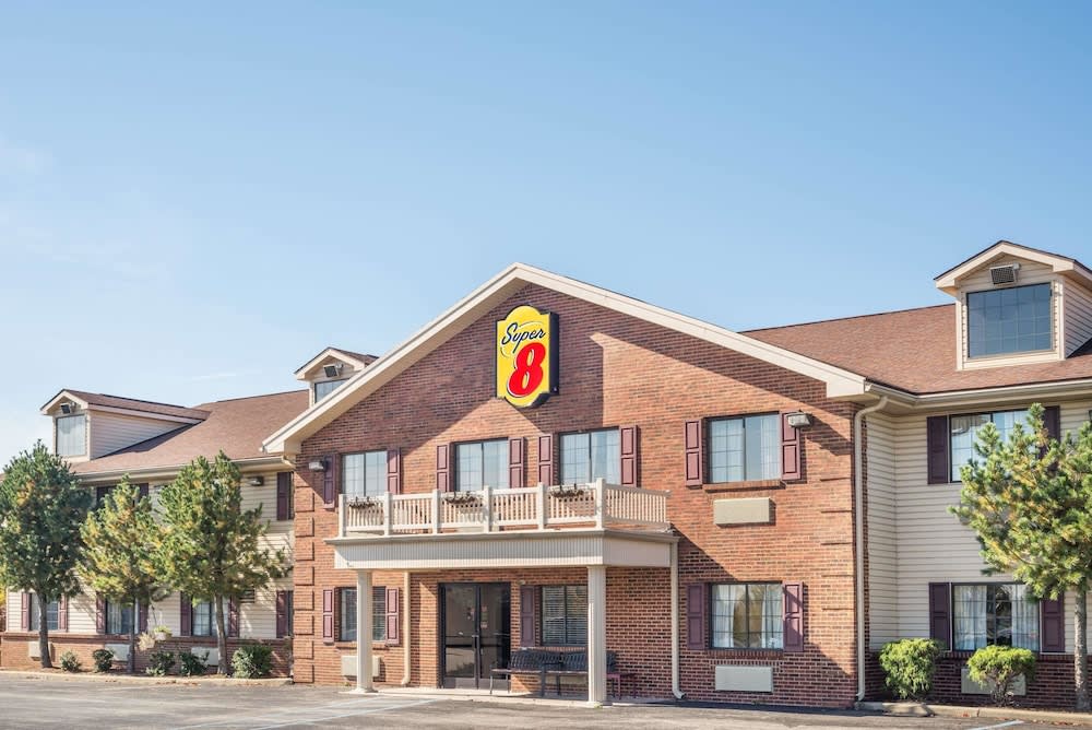 Super 8 by Wyndham Madison IN 1