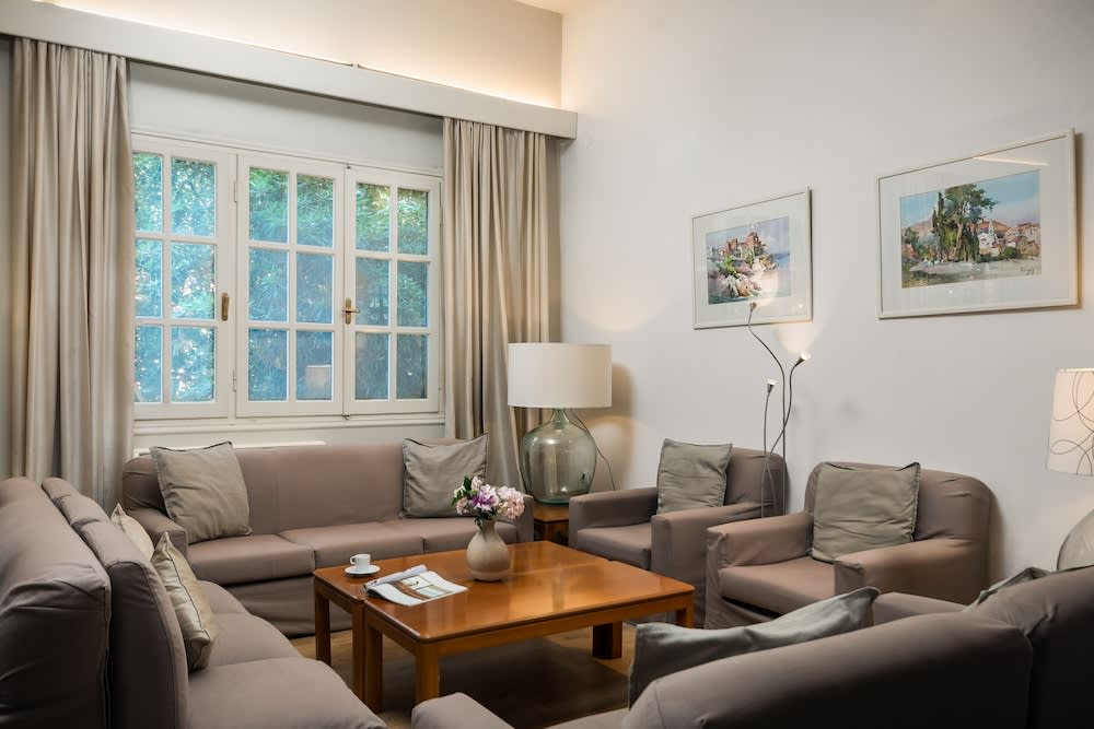 Folies Corfu Town Hotel Apartments 2