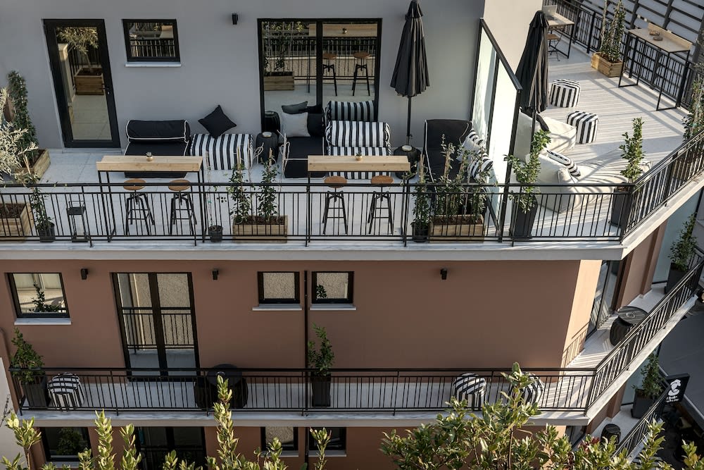 Clyde Athens by Nin&Bau 1