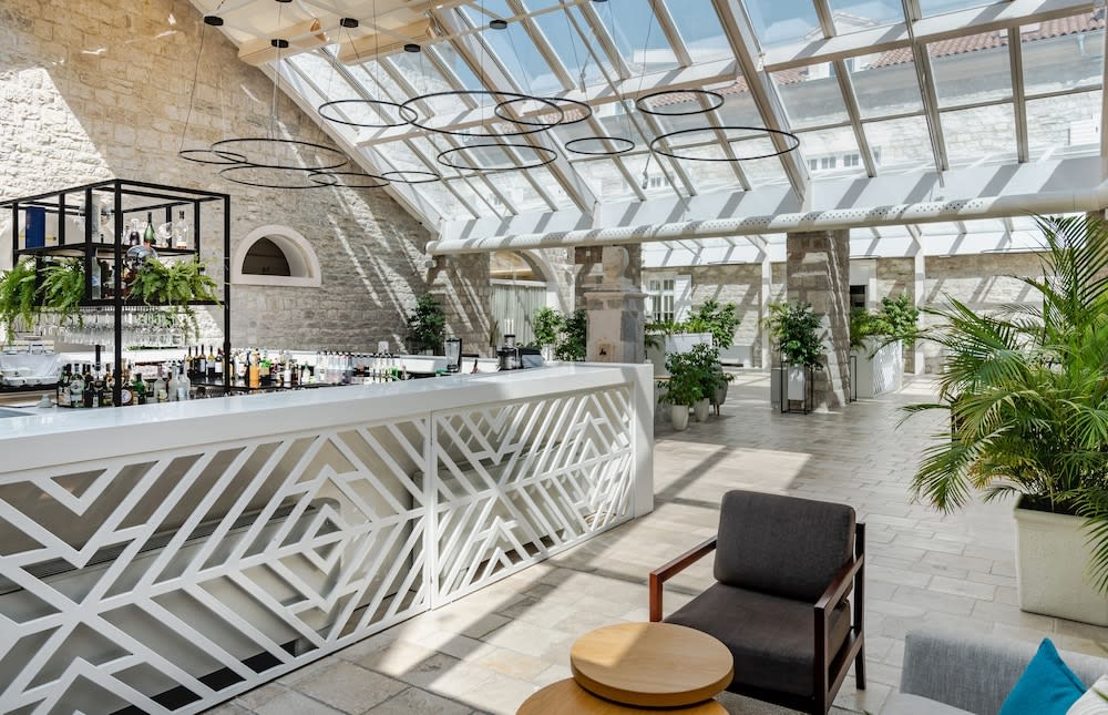 Lazure Hotel & Marina 3