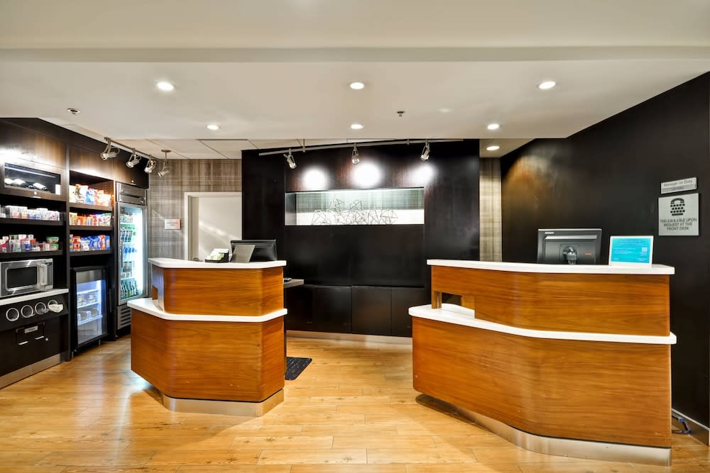 Courtyard by Marriott Jacksonville Airport/ Northeast 2