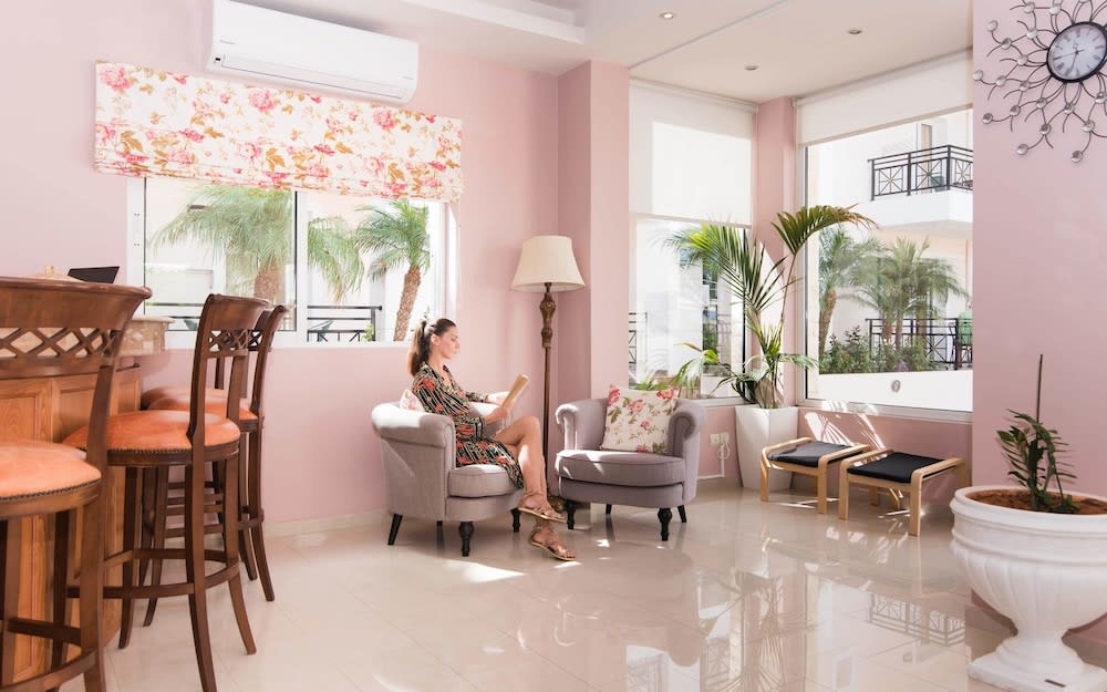 Yiannis Manos Hotel Resort 3