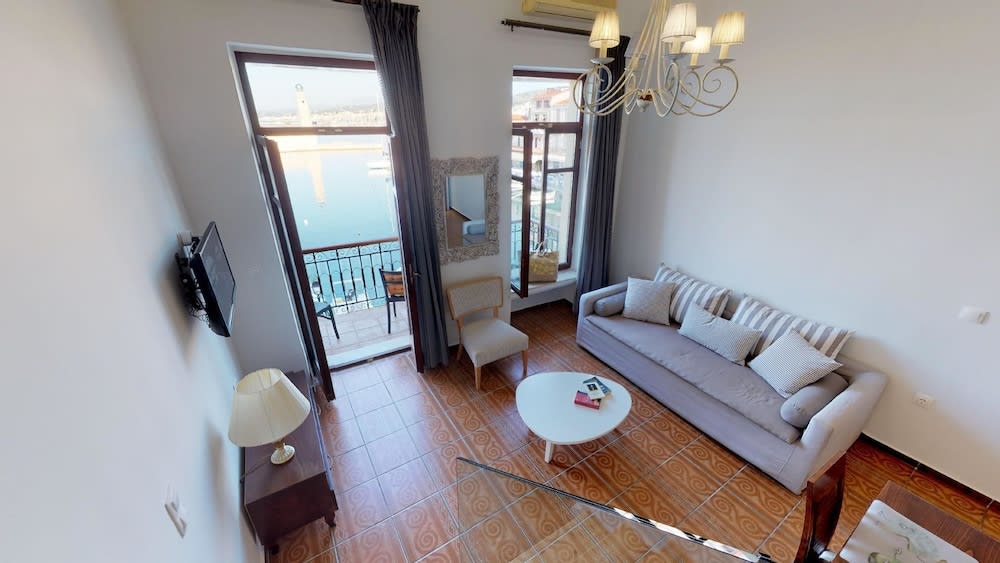 Porto Enetiko Suites 2