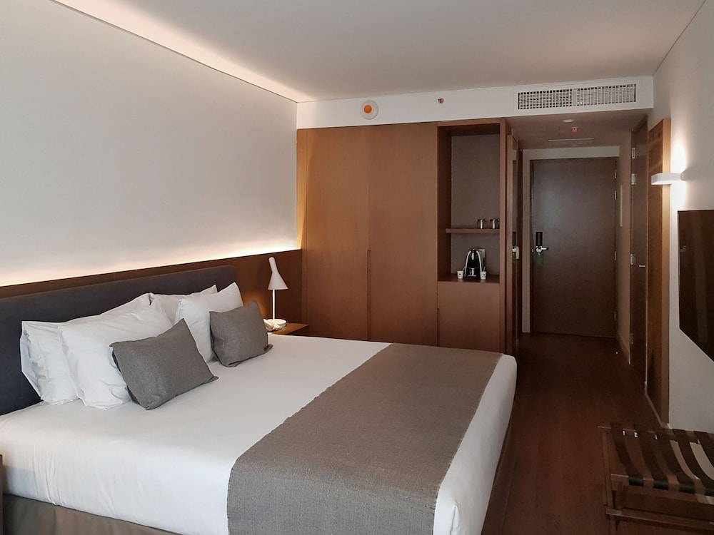 Dazzler by Wyndham Lima San Isidro 4