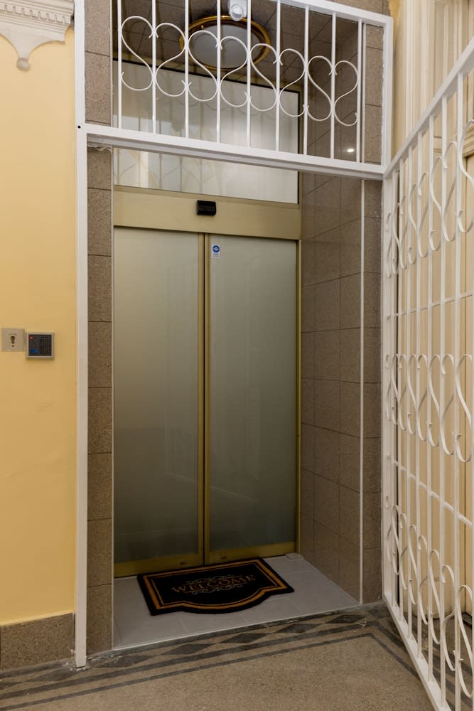 Budapest Holidays Harmony 3