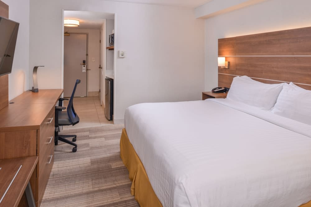 Holiday Inn Express PALM DESERT by IHG 2