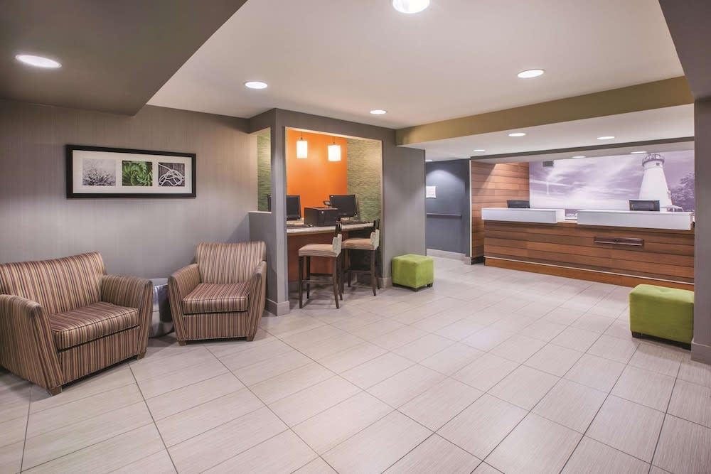 La Quinta by Wyndham Erie 2