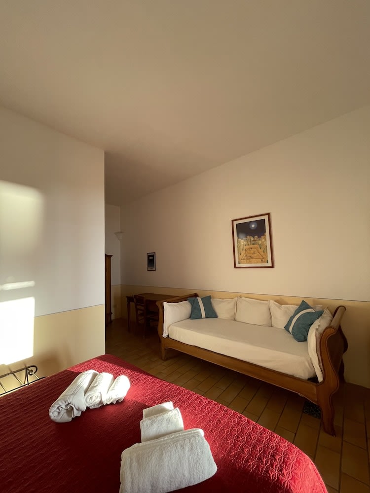 Hotel La Locanda Del Postino 4