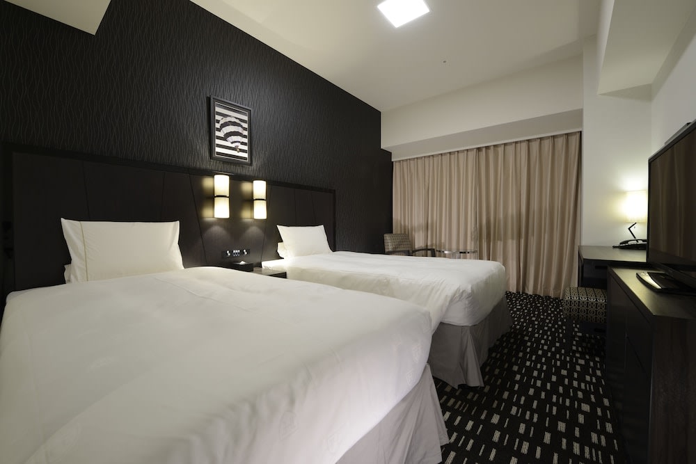 Haneda Airport To Yokohama Royal Park Hotel www.lastminute.com