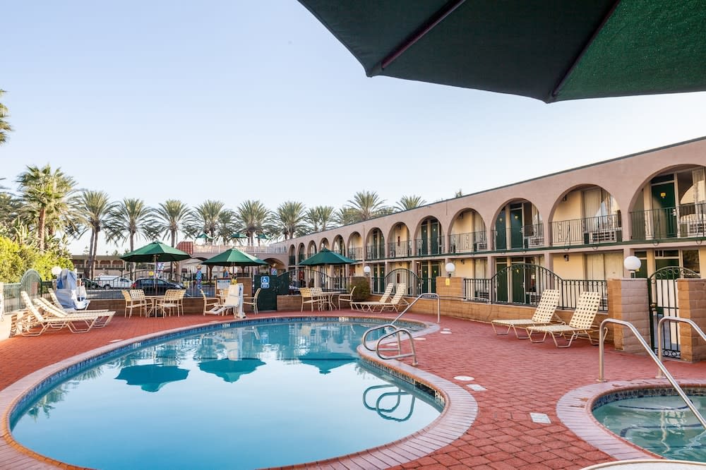 Kings Inn Anaheim at the Park & Convention Center 1