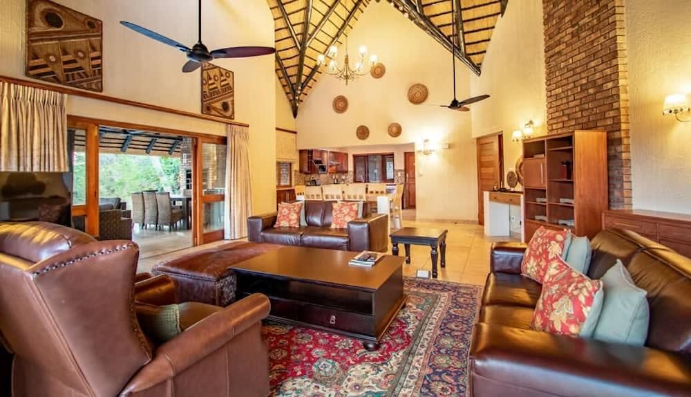 Hoyo Hoyo 573 Kruger Park Lodge 2