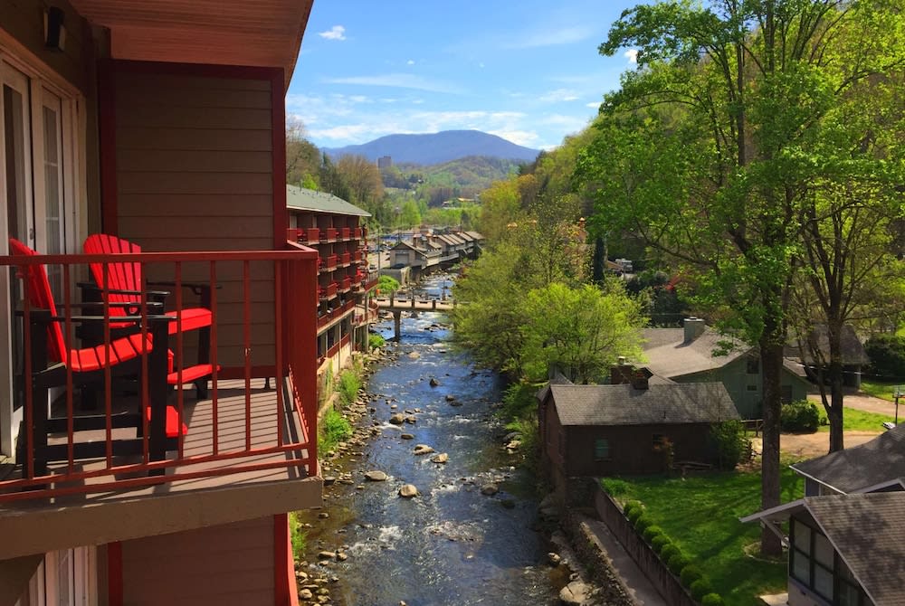 Baymont by Wyndham Gatlinburg On The River 1