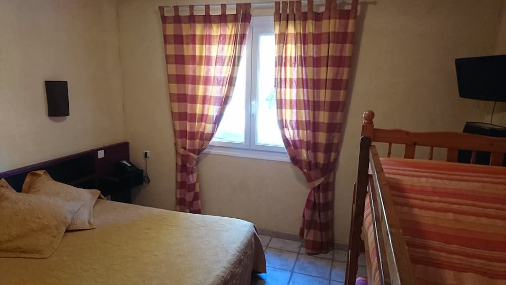 Hotel Les Cavalets 2