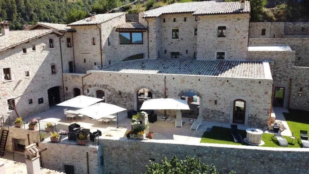 Torre Del Nera Albergo diffuso & Spa 1