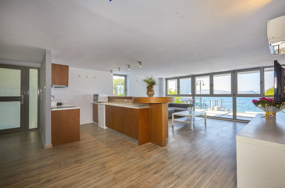 Triton Boutique Hotel 1