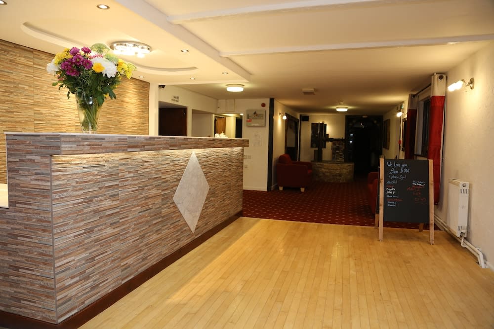 Colliford Lake Hotel & Holiday Site 2