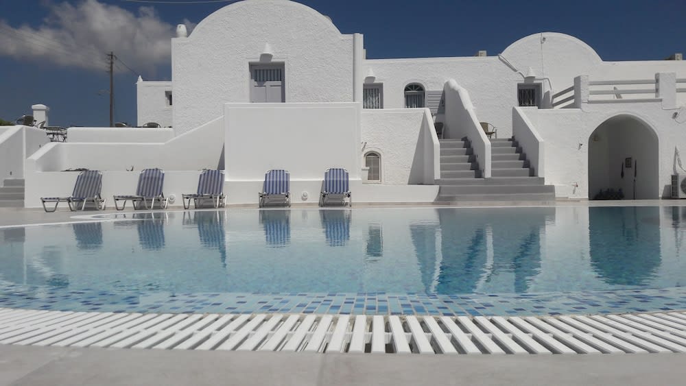 Villa Iliovasilema Santorini 1