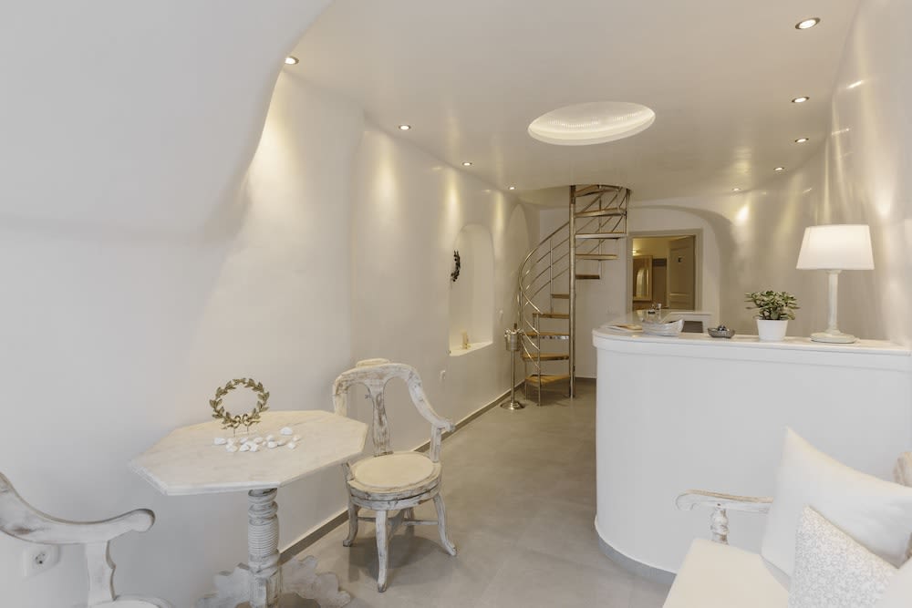 Oia Mare Villas 2