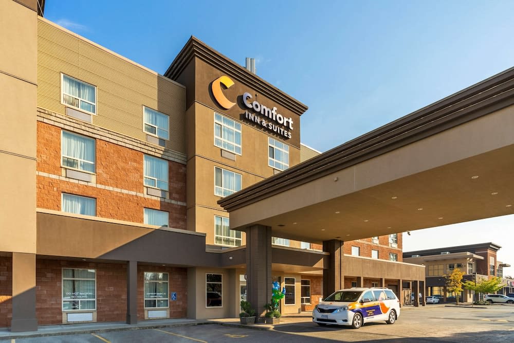 Comfort Inn & Suites 1
