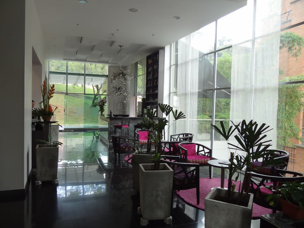 Hotel bh El Poblado 2