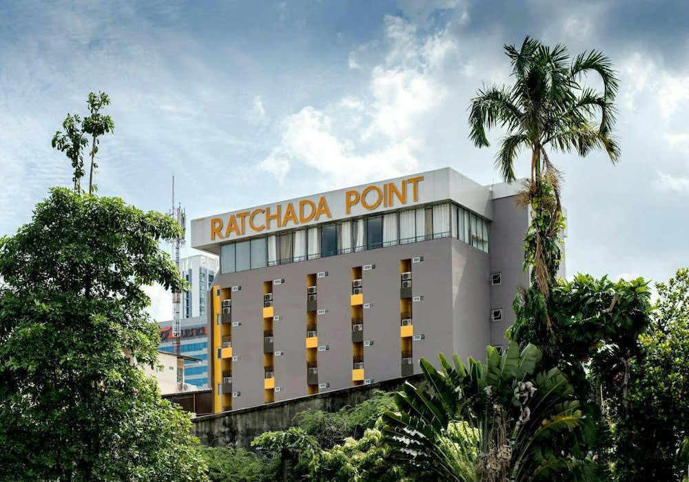 Ratchada Point Hotel 1