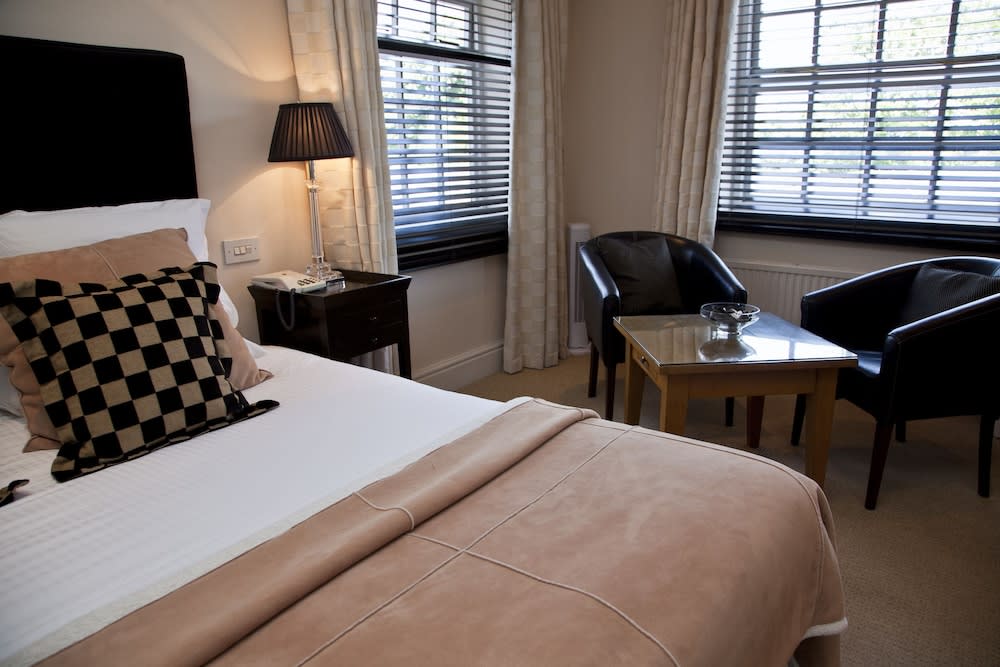 Rowton Hall Hotel and Spa 4