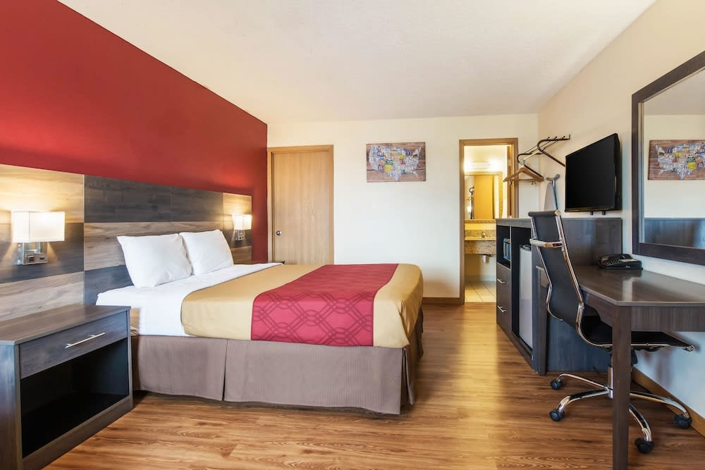 Econo Lodge Cloverdale 1