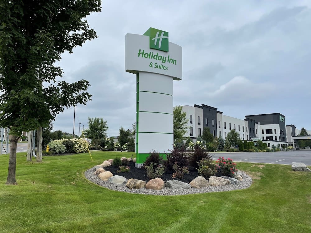 Holiday Inn & Suites SYRACUSE AIRPORT - LIVERPOOL by IHG 1