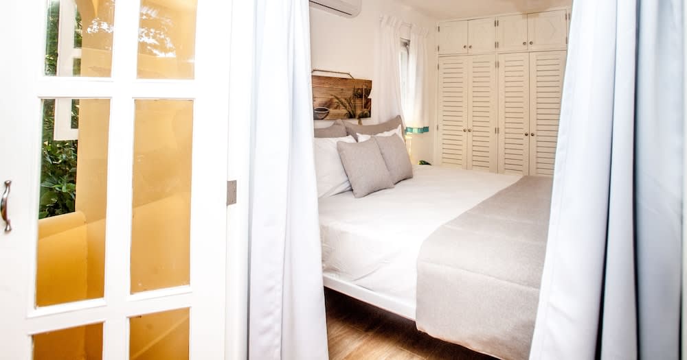 Los Corales Beach Village 5