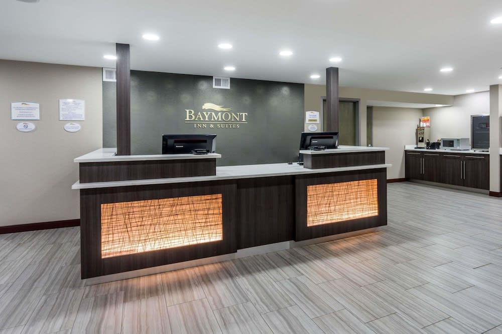 Baymont by Wyndham Clarksville 1