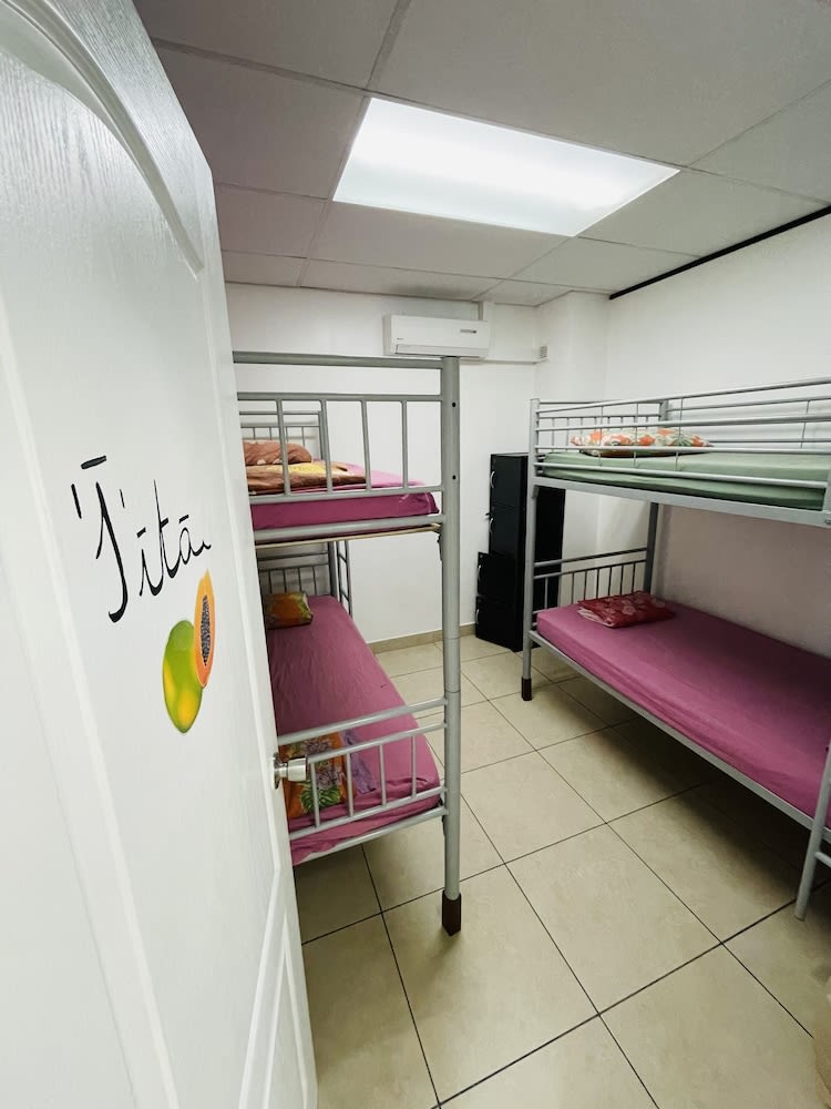 Mahana Lodge Hostel & Backpacker 1