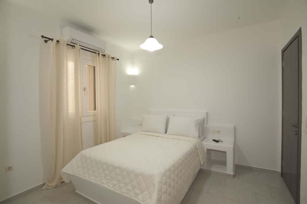 AC Village Christoulis 4