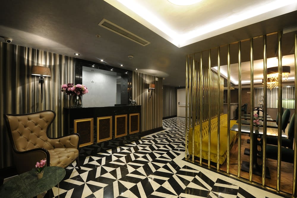 Le Petit Palace Hotel - Special Category 4