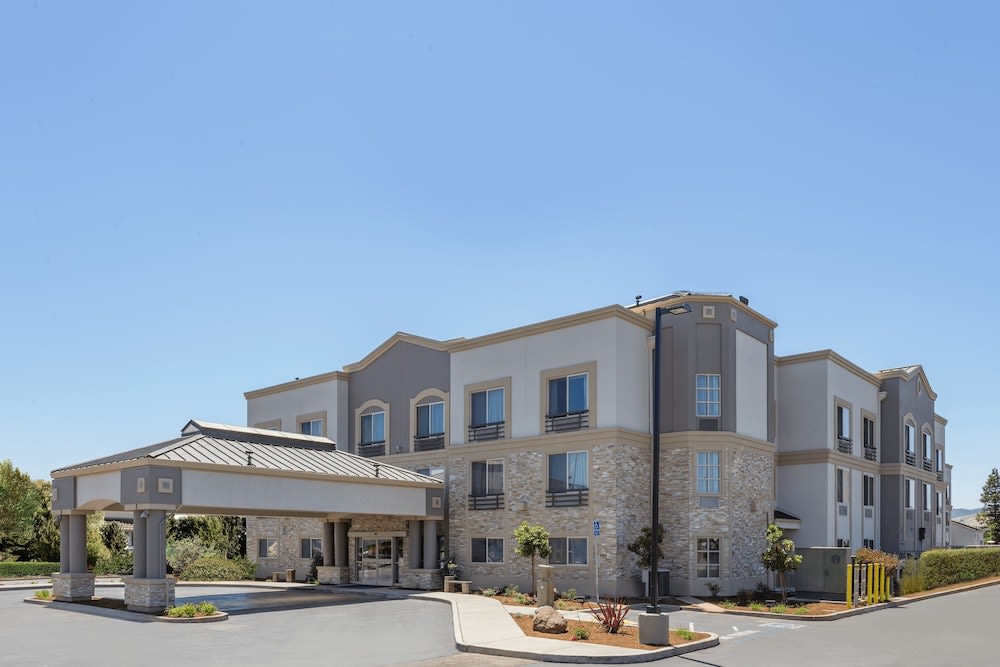 Holiday Inn Express Hotel & Suites San Jose-Morgan Hill by IHG 1
