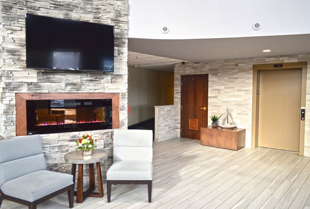Holiday Inn & Suites SYRACUSE AIRPORT - LIVERPOOL by IHG 2