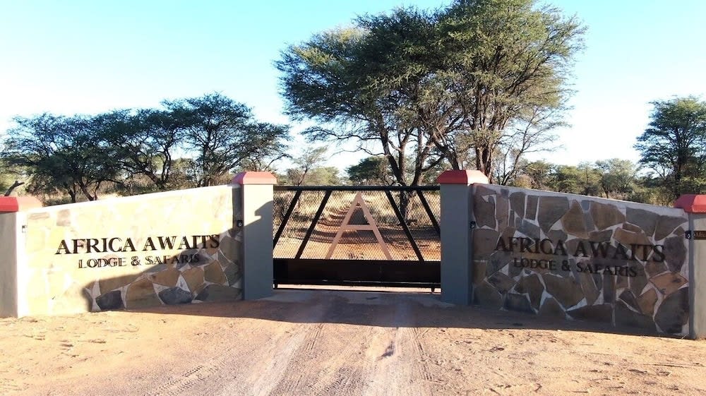 Africa Awaits Lodge 1