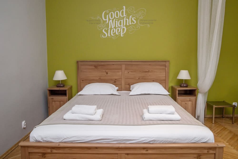 Red Kurka Apartments 1